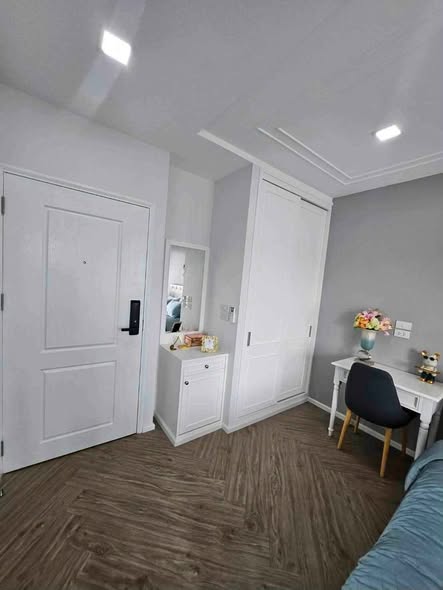 bedroom of THE CANALE condo by mobius