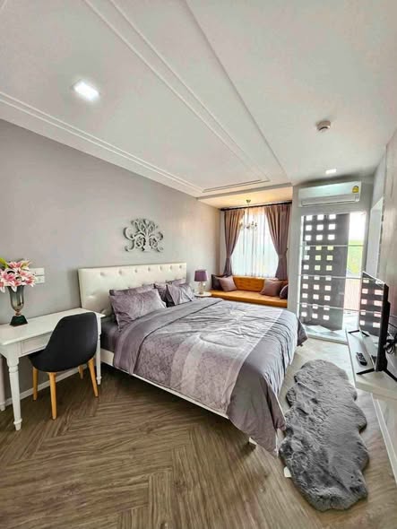 bedroom of THE CANALE condo by mobius