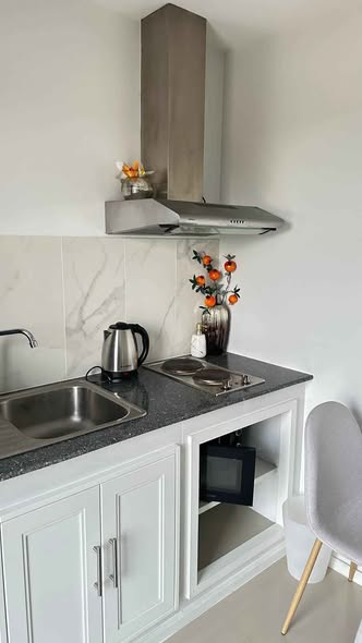 kitchen of THE CANALE condo by mobius