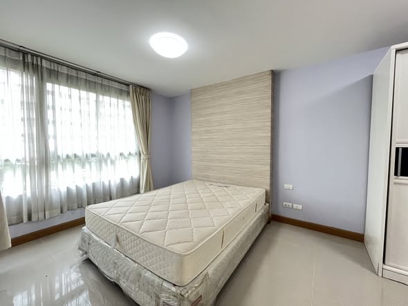 bedroom of The Clover