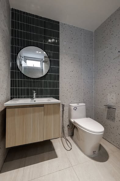 bathroom of The Complete Ratchaprarop