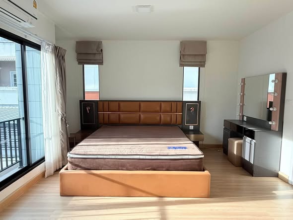 bedroom of The Connect UP 3