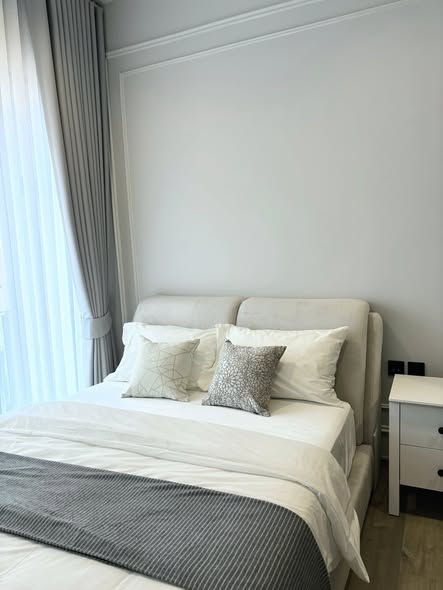 bedroom of The Crest Park Residences