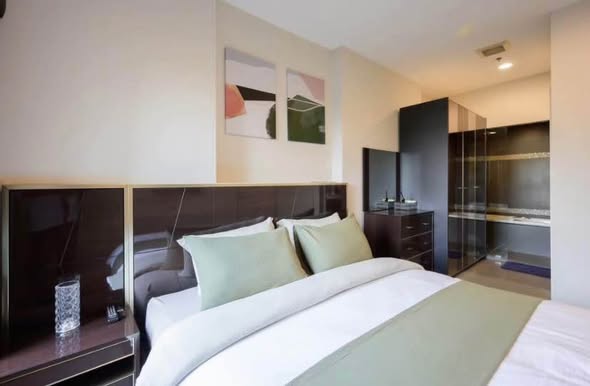bedroom of The Crest Sukhumvit 34