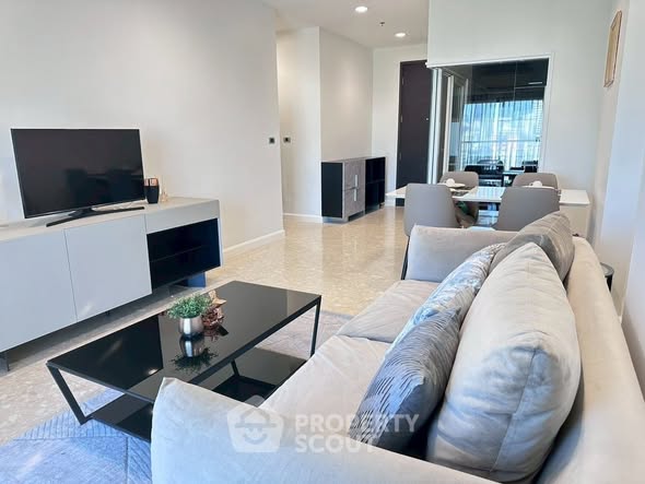 living room of The Crest Sukhumvit 34