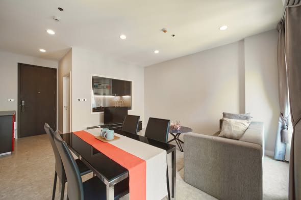 living room of The Crest Sukhumvit 34