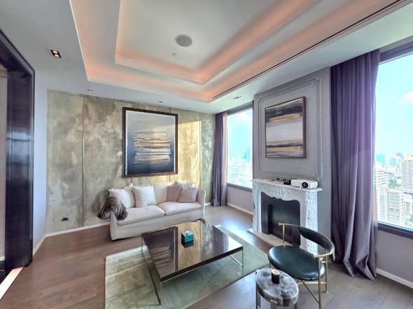 bedroom and living room of The Diplomat 39