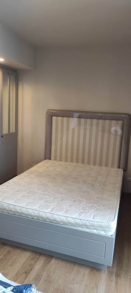 bedroom of The Editor Saphan Khwai