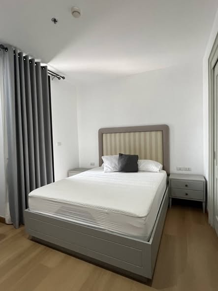 bedroom of The Editor Saphan Khwai