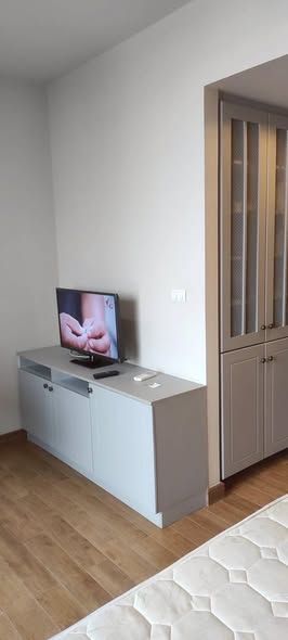 room interior of The Editor Saphan Khwai