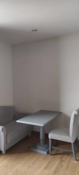 room interior of The Editor Saphan Khwai