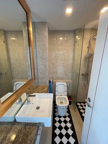 bathroom of The Empire Tower Pattaya ดิ เอ็มไพร์ ทาวเวอร์ พัทยา