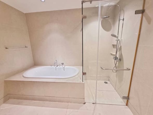 bathroom of The Emporio Place