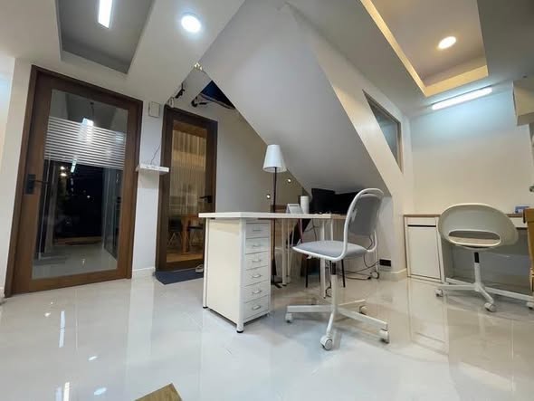 The Executive House ႁိူၼ်း