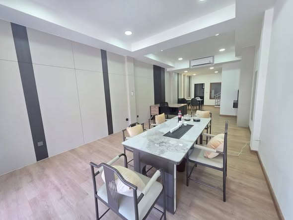 room interior of The Front HomeOffice