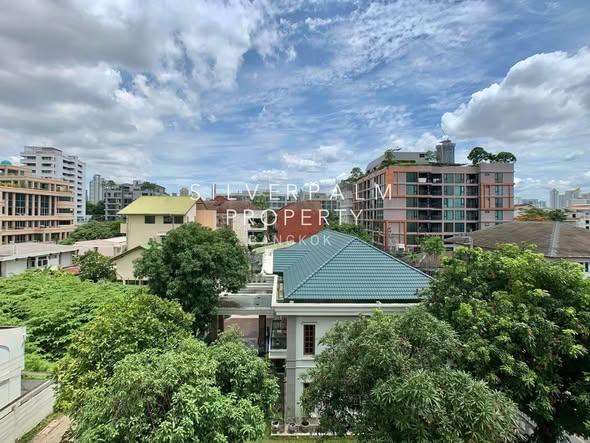 The Greenston Thonglor Residence