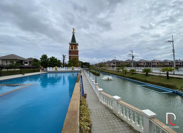 pool of The Lake Huay Yai