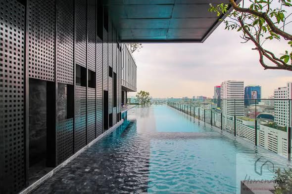 pool of THE LINE Asoke-Ratchada