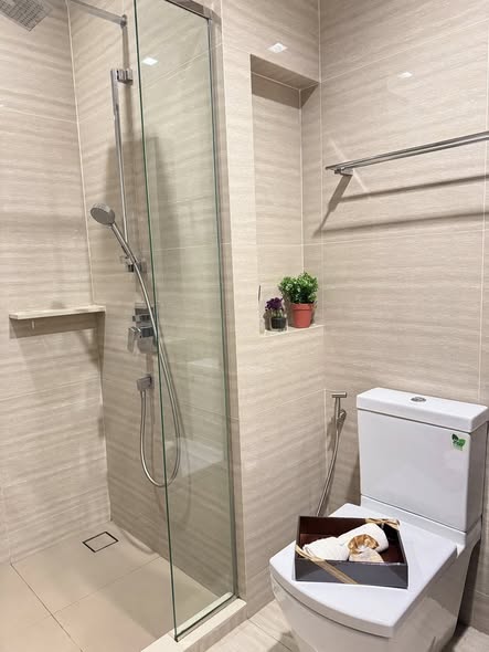 room interior and bathroom of THE LINE Asoke-Ratchada