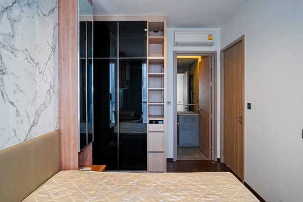 room interior and bathroom of THE LINE Ratchathewi