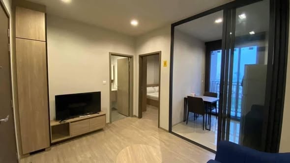 bedroom and room interior of THE LINE Wongsawang