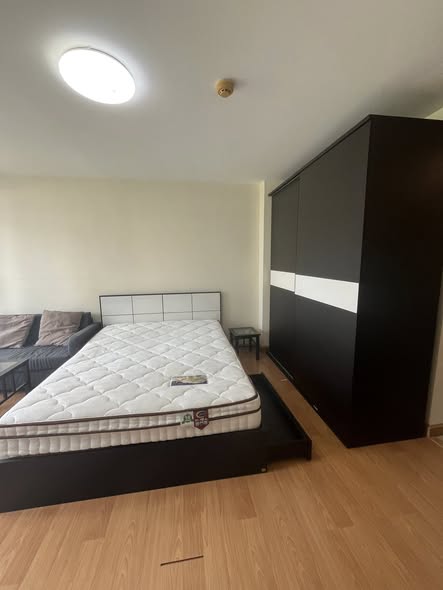 bedroom of The Link Sukhumvit 50