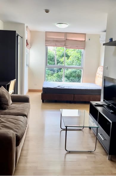 bedroom and living room of The Link Sukhumvit 50