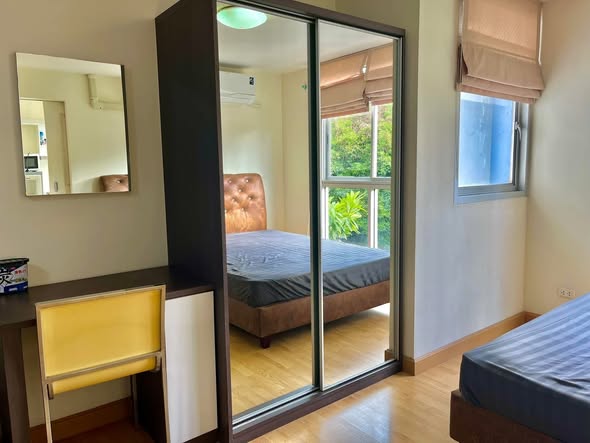 bedroom and room interior of The Link Sukhumvit 50