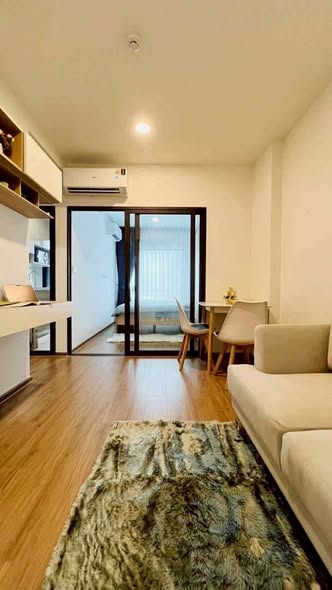 living room and room interior of The Livin Ramkhamhaeng : เดอะ ลิฟวิ่น รามคำแหง