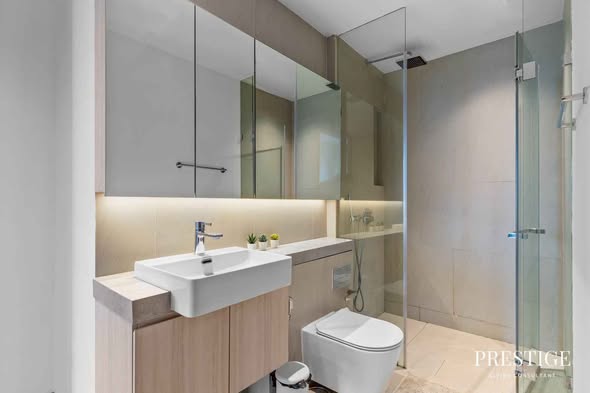bathroom of The Lofts Silom by Raimon Land