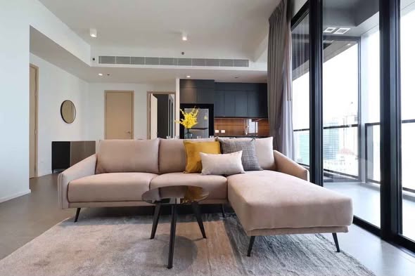living room of The Lofts Silom by Raimon Land