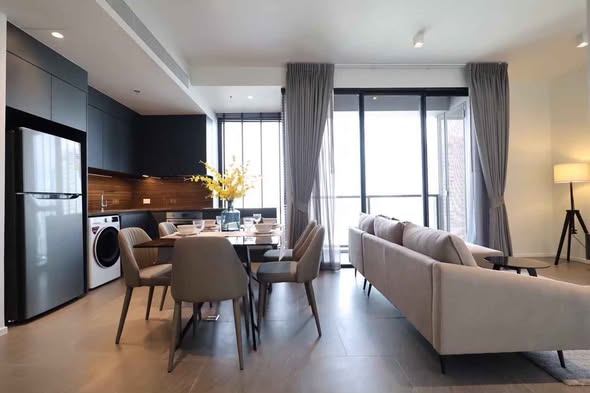 living room of The Lofts Silom by Raimon Land