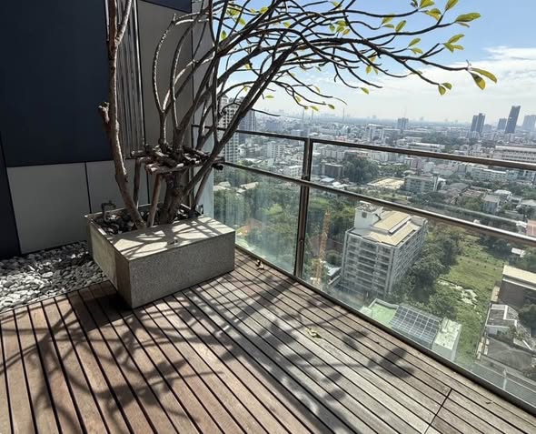 The Met Condominium