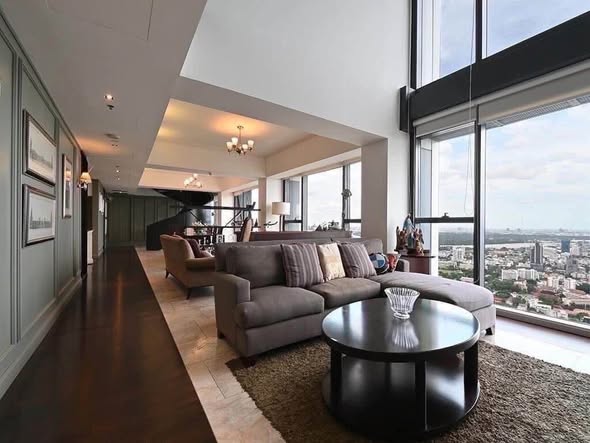 living room of The Met Condominium