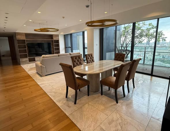 living room and room interior of The Met Condominium