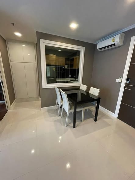 room interior of The Metropolis Samrong