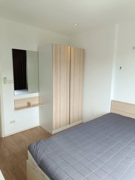 bedroom and room interior of เดอะมิดด์คอนโด The midd