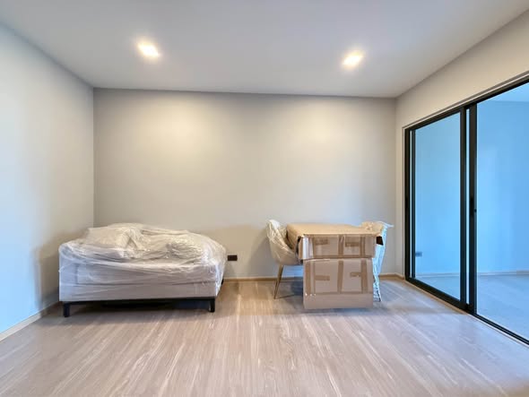 room interior of The Moment Ratchada 19