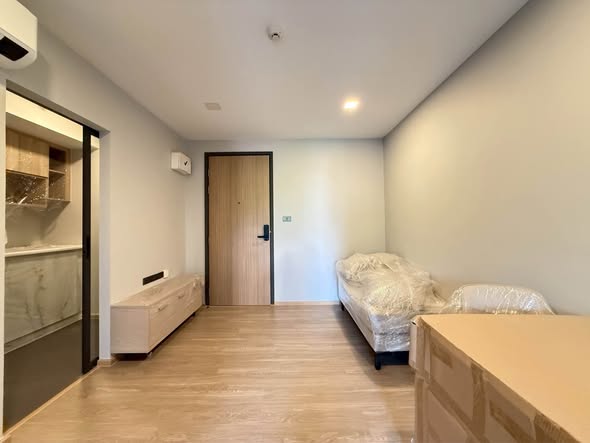room interior of The Moment Ratchada 19