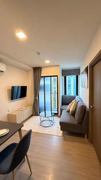 living room and bedroom of THE MUVE Bangkhae