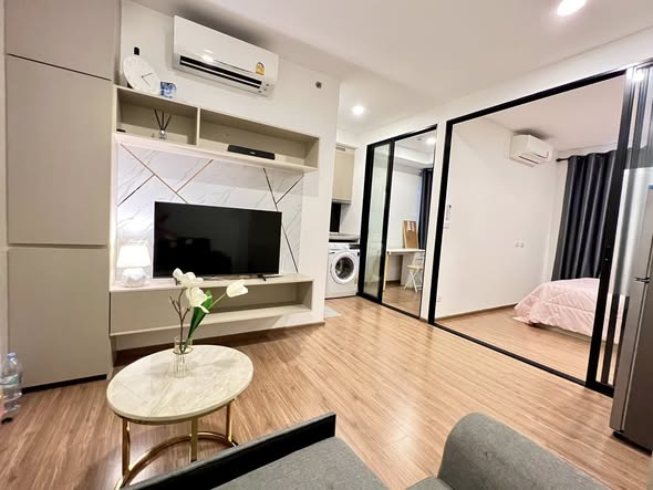 bedroom and living room and room interior of The Origin Ram 209 Interchange