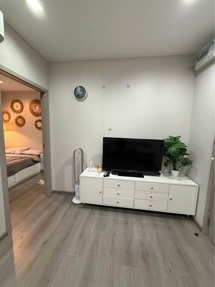 bedroom of The Politan Aqua