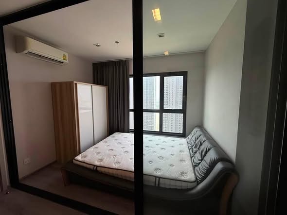 bedroom of The Politan Rive