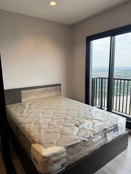 bedroom of The Politan Rive