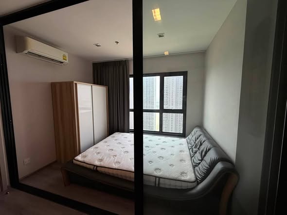 bedroom and room interior of The Politan Rive