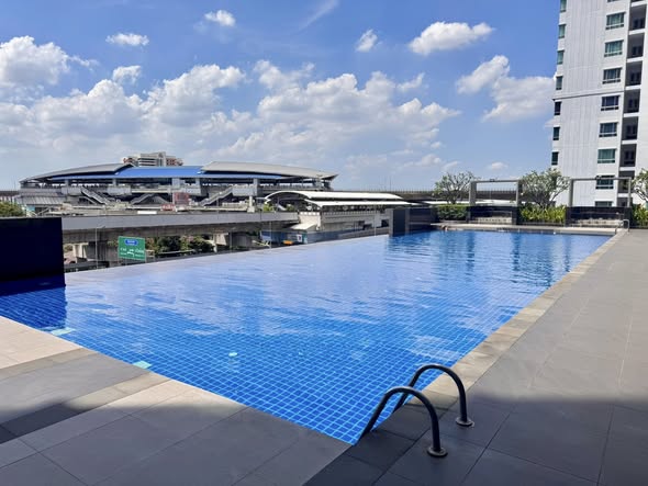 pool of The President Sathon-Ratchaphruek 1