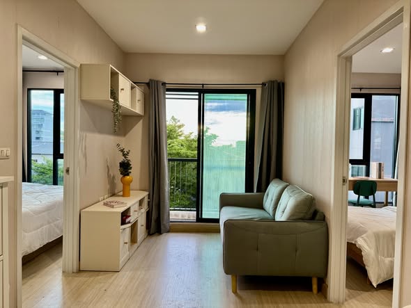 bedroom and room interior of The Privacy Rewadee