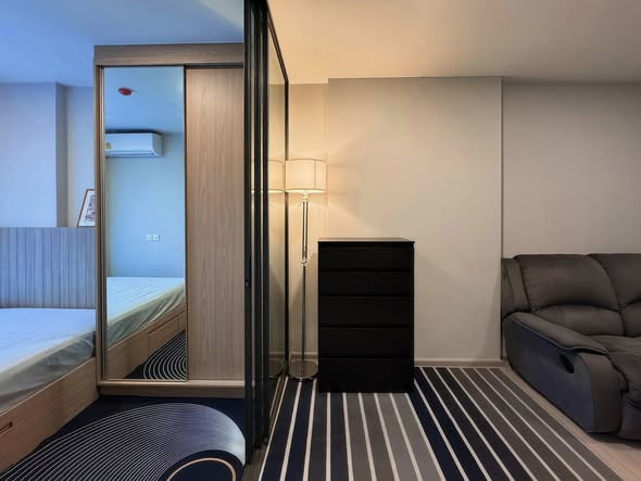 bedroom of The Privacy S101