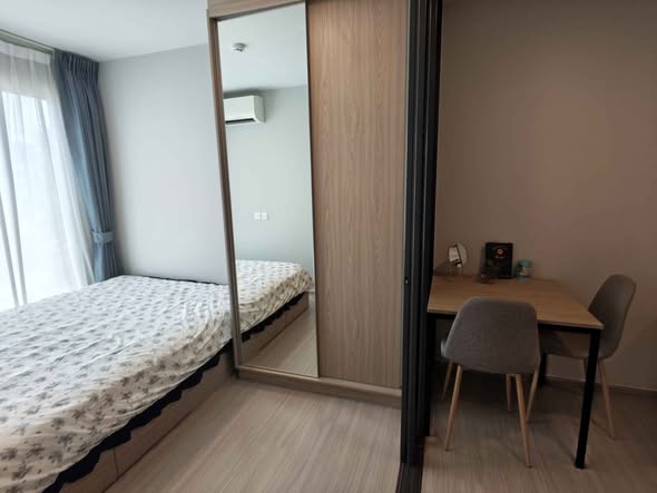 bedroom of The Privacy S101