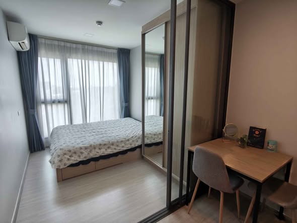 bedroom and room interior of The Privacy S101